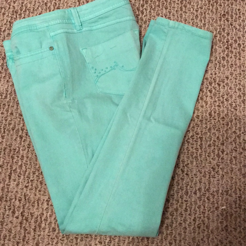 ❤️SKINNY JEANS! GREEN MATCHING TOP FREE W/PURCHASE
